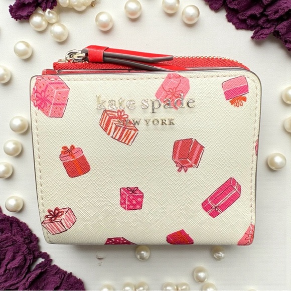 kate spade Handbags - 🩷♠️🩷KATE SPADE🩷♠️🩷Pink Multi Cameron Gifts Printed Bifold Wallet/NWOT
